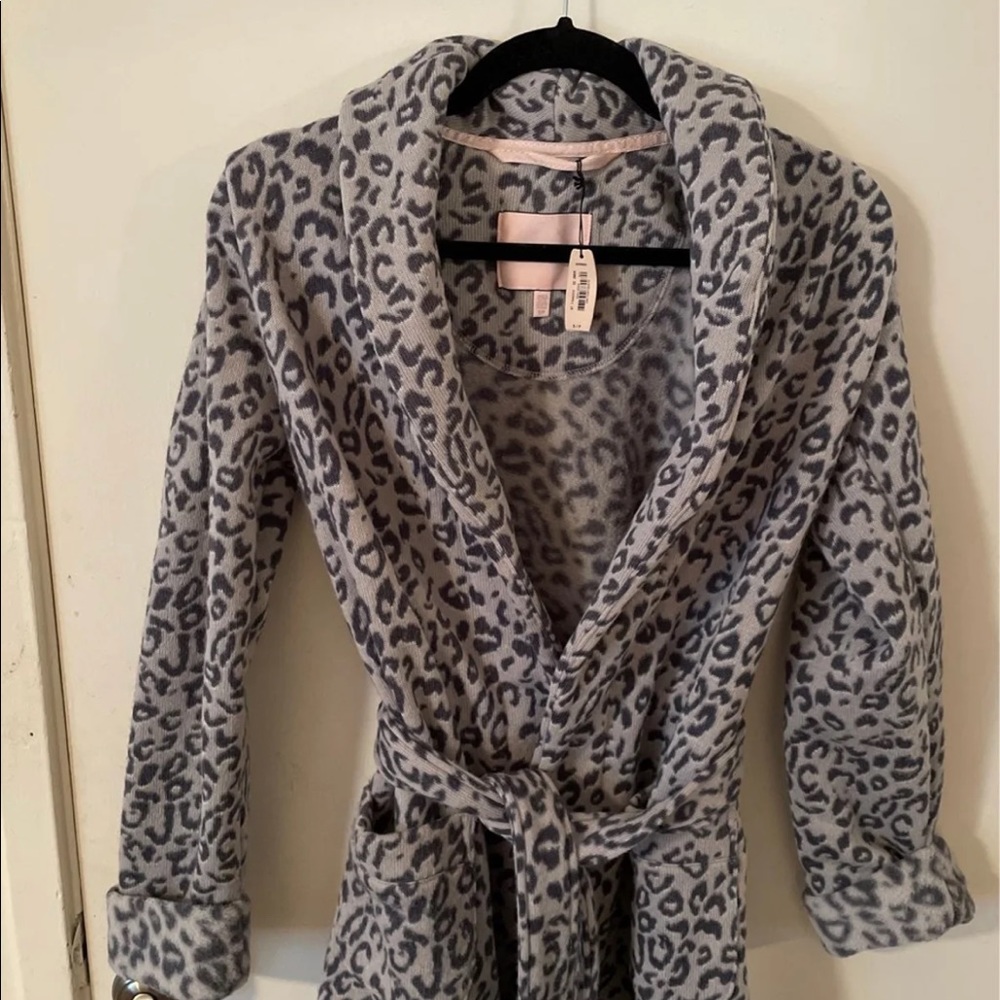 NWT Victorias Secret Grey Leopard Robe - Picture 4 of 9